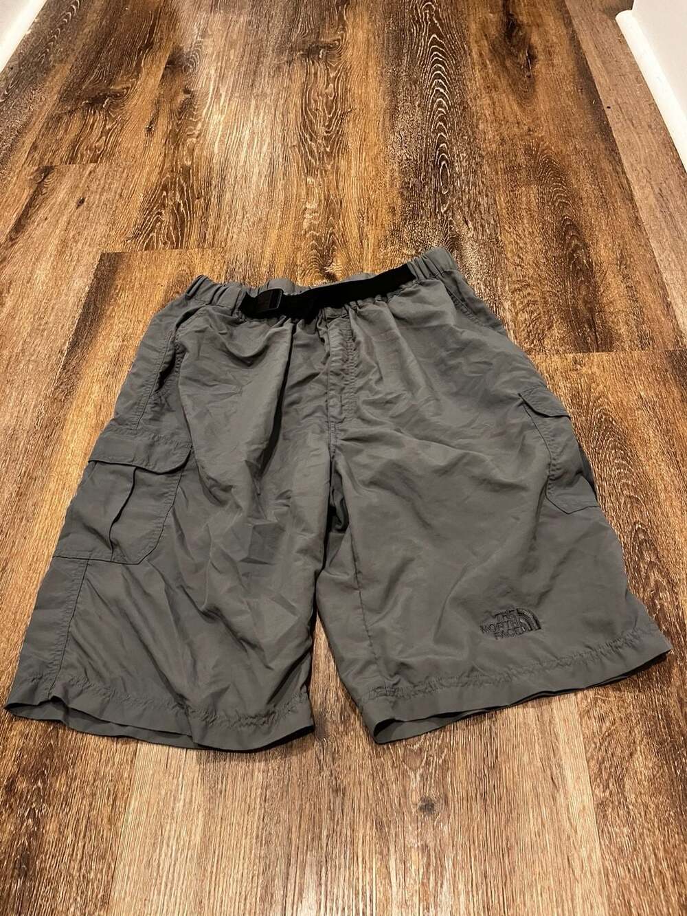 The North Face Men's Gray Hiking Cargo Shorts with Belt Size XXL